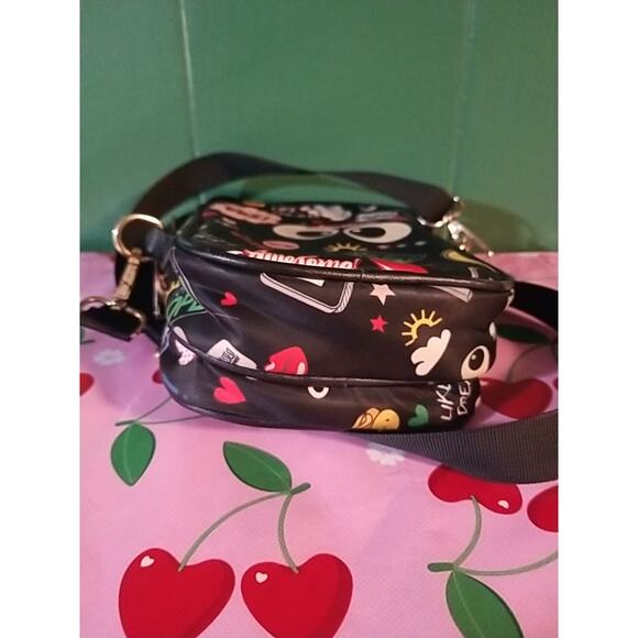 Like Dreams Crossbody Bag Black Outside Zip Pocket - Picture 3 of 8